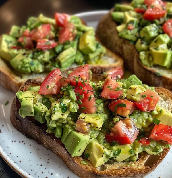 🥑🍅 Avocadobrot mit Tomaten – Schnell, gesund & zum Verlieben lecker!