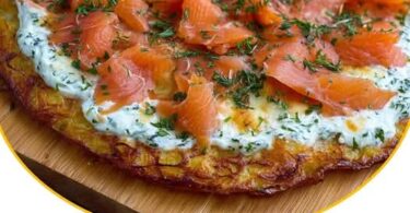 Kartoffelpizza mit Lachs – knusprig, cremig & unglaublich lecker
