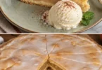 Berliner Apfelkuchen mit Apfelmusfüllung und Puderzuckerglasur